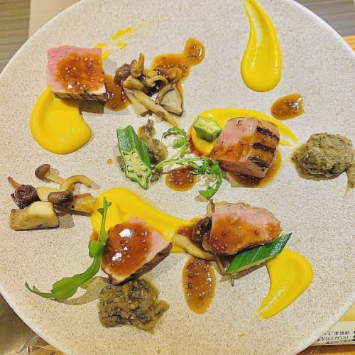 丁寧に仕上げた自慢の料理の数々を味わう！