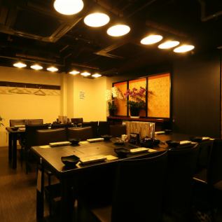 Inside of calm atmosphere.Table seats can be used extensively!