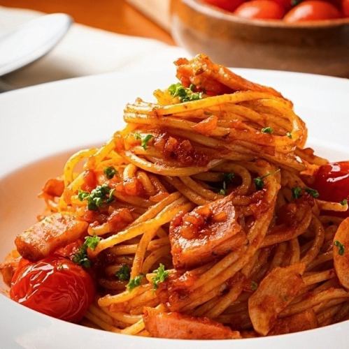 アンチョビ、ブロッコリー、モッツァレラのトマトパスタ