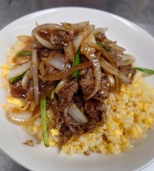 焼肉チャーハン[Grilled meat fried rice]