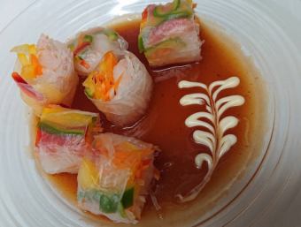 Vietnamese shrimp spring rolls Salmon and cream cheese spring rolls Tuna and avocado spring rolls Korean cold shabu-shabu