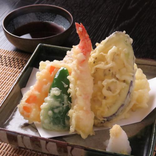≪旬の素材をシンプルに！≫天ぷら盛り合わせ 550円(税込)～