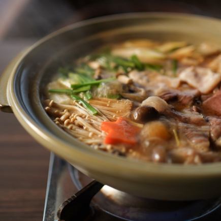 ＜ディナー＞【贅沢 黒毛和牛×三田ポーク味噌鍋コース】 8,800円(税込)