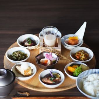 ＜ランチ＞【やさしい和のごちそう── 五穀豊穣膳 ── 】小鍋付き(豚）　 5,500円(税込)