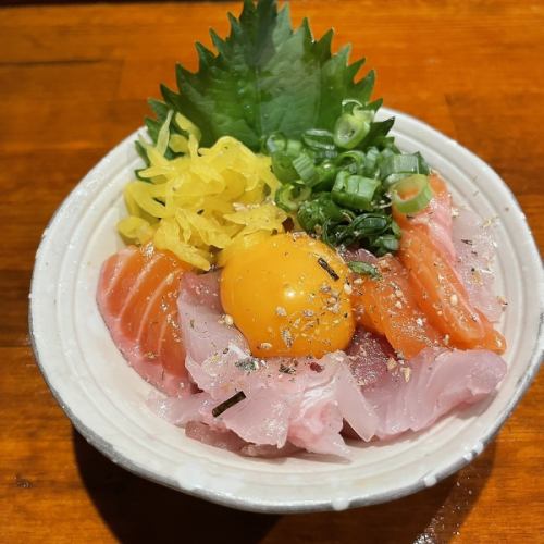 海鮮ユッケ