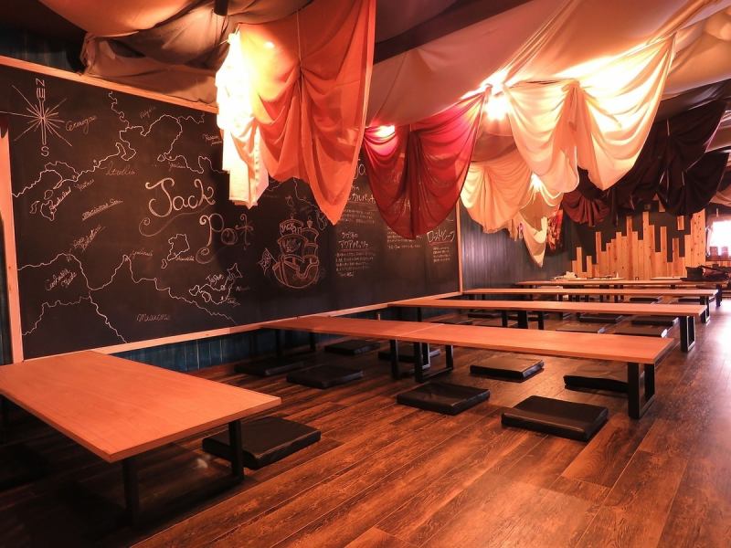 広々とした宴会会場にもできます!!もちろん、店内の除菌対策もバッチリです。最大130名様着席可能!サークル、学科の突入コンパや卒業コンパなどでは貸切(80名様~)がオススメ!みなさんでおおいに騒いじゃってください!!