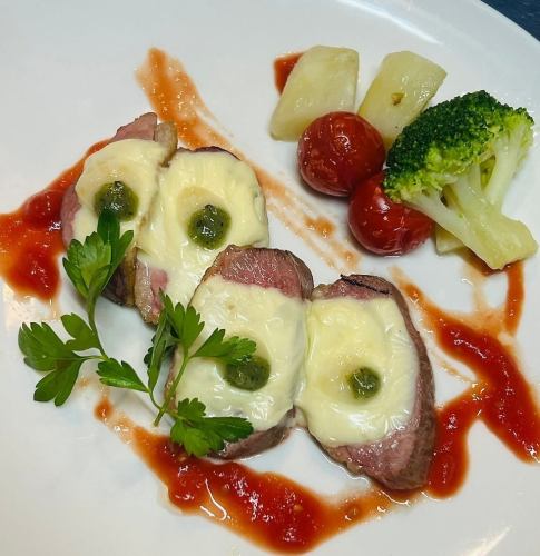 合鴨のカマンベールチーズ焼き