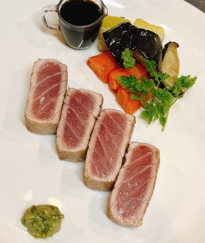 本マグロのレアーステーキ