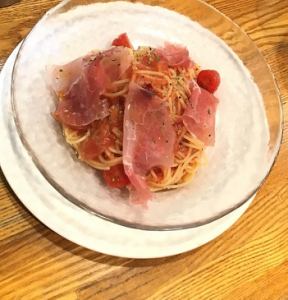 冷製アラビアータ生ハムのせ