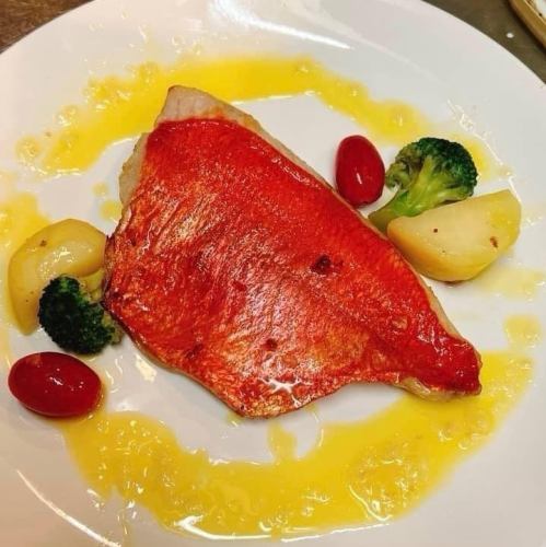 金目鯛のポワレ　レモンバターソース