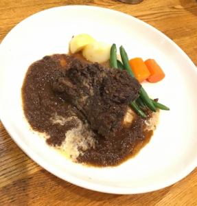 Beef fillet braised in red wine