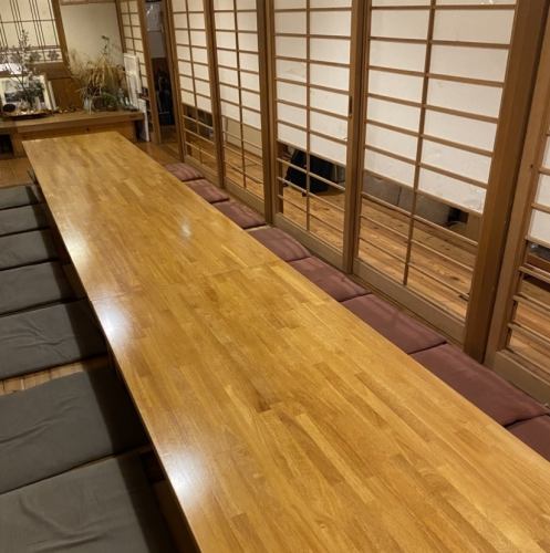 個室8名席は、周りを気にすることなくご利用が可能です。大人数の集まりや、会食にも最適で、心地よいひとときをお過ごしいただけます。特別な時間をぜひお楽しみください。