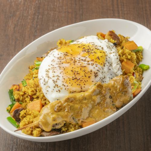 【本場の味わい】ナシゴレン◆スパイシーな調味料で炒めたごはんの香ばしさと奥深いコク♪1850円(税込)