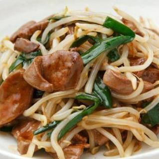 【スタミナ満点】レバーの概念が変わる！？臭みゼロの絶品レバニラ炒め