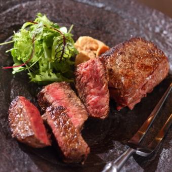 【個室】鉄板焼き　国産牛　海鮮一点8800円