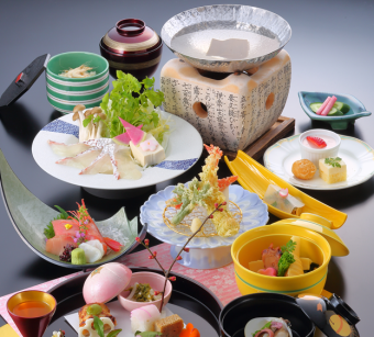 【個室】大切な接待や宴席に...ゲストが喜ぶ旬美食でおもてなし！季節の会席 [ふじ]　