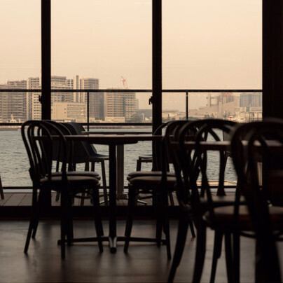 アットホームな雰囲気で当店自慢の料理をお楽しみください。