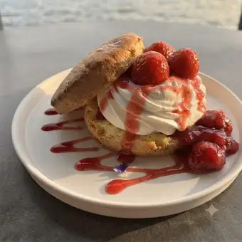 ストロベリーショートケーキ ［アメリカンスタイル］