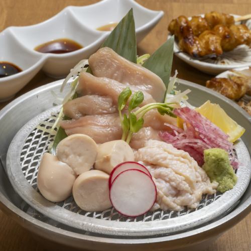 【名物】冠地どりお造り盛り 1408円(税込)
