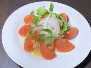 Chilled tomato and onion & watercress salad