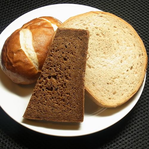 ドイツパンは3種類付きます