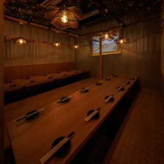 大人数でも安心のゆったり広々個室！人数が多くても会話しやすいレイアウトで、会社宴会・歓送迎会・同窓会・打ち上げにもピッタリ！お席に関するご質問もお気軽にお問い合わせください！