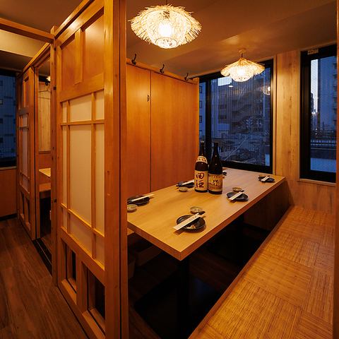お席は全席個室＆喫煙可！温かい木の温もりに包まれた個室で乾杯