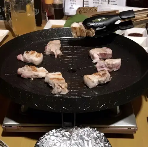 【僅限預約】鮮嫩多汁、道地的烤五花肉！