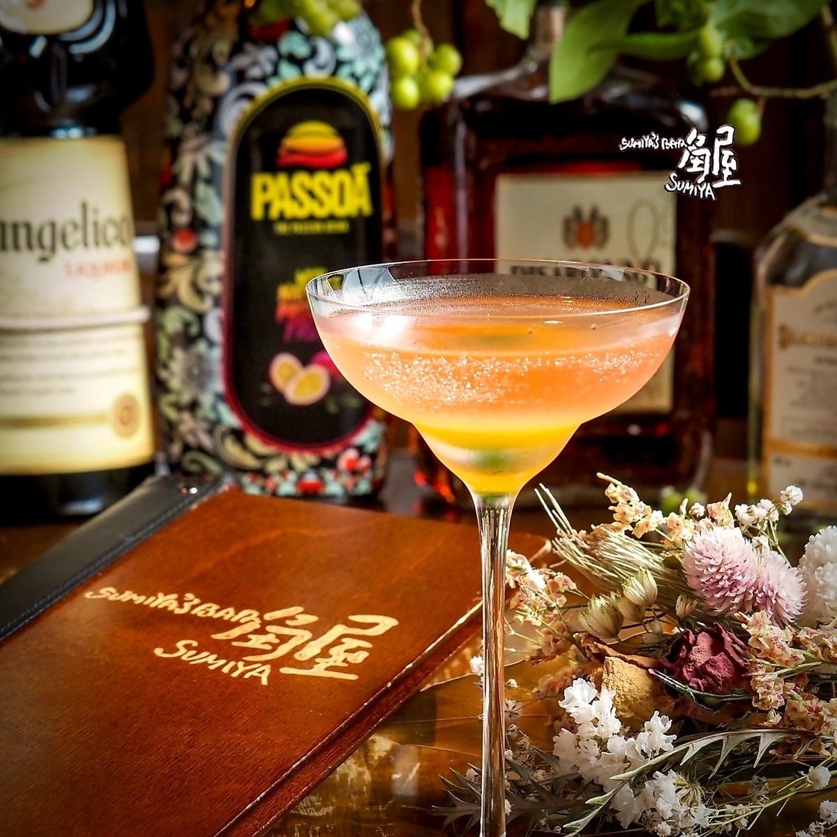 Relax in a comfortable space away from everyday life and enjoy authentic cocktails made by our bartenders.