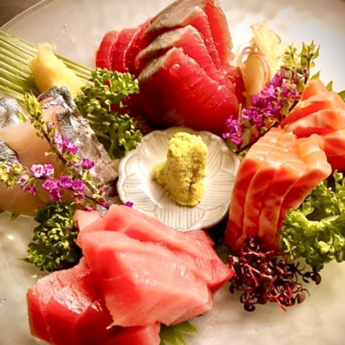 Assorted seasonal sashimi