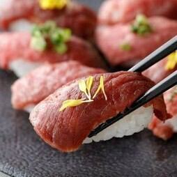 [All-you-can-eat Wagyu beef sushi] Smoking is permitted at all seats. 32-item course with 3-hour all-you-can-drink included. [4900 yen → 3000 yen]
