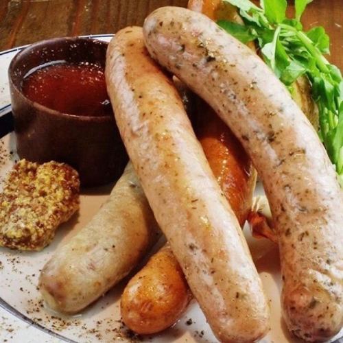 ソーセージ盛り合わせ