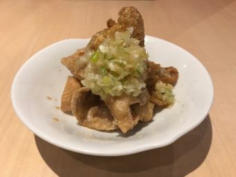 Shopkeeper push chicken skin fried ponzu