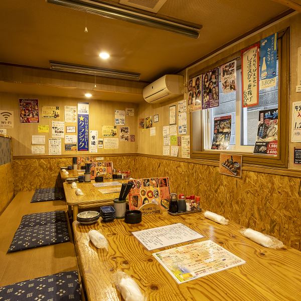 [For large parties] We have 4 tables in a small raised area.The horigotatsu (horizontal kotatsu) type provides a spacious space, making it safe for guests with children.Ideal for families and friends, you can connect the seats and make reservations for 10 or 20 people.We provide a comfortable space and services for you to spend your precious time.