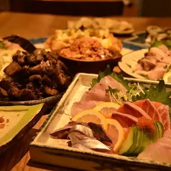 一番人気◆2hビール付飲放題◆全13品目11品◆鮮魚お造り×生エビフライ×炭火焼き◆5000円(税込)