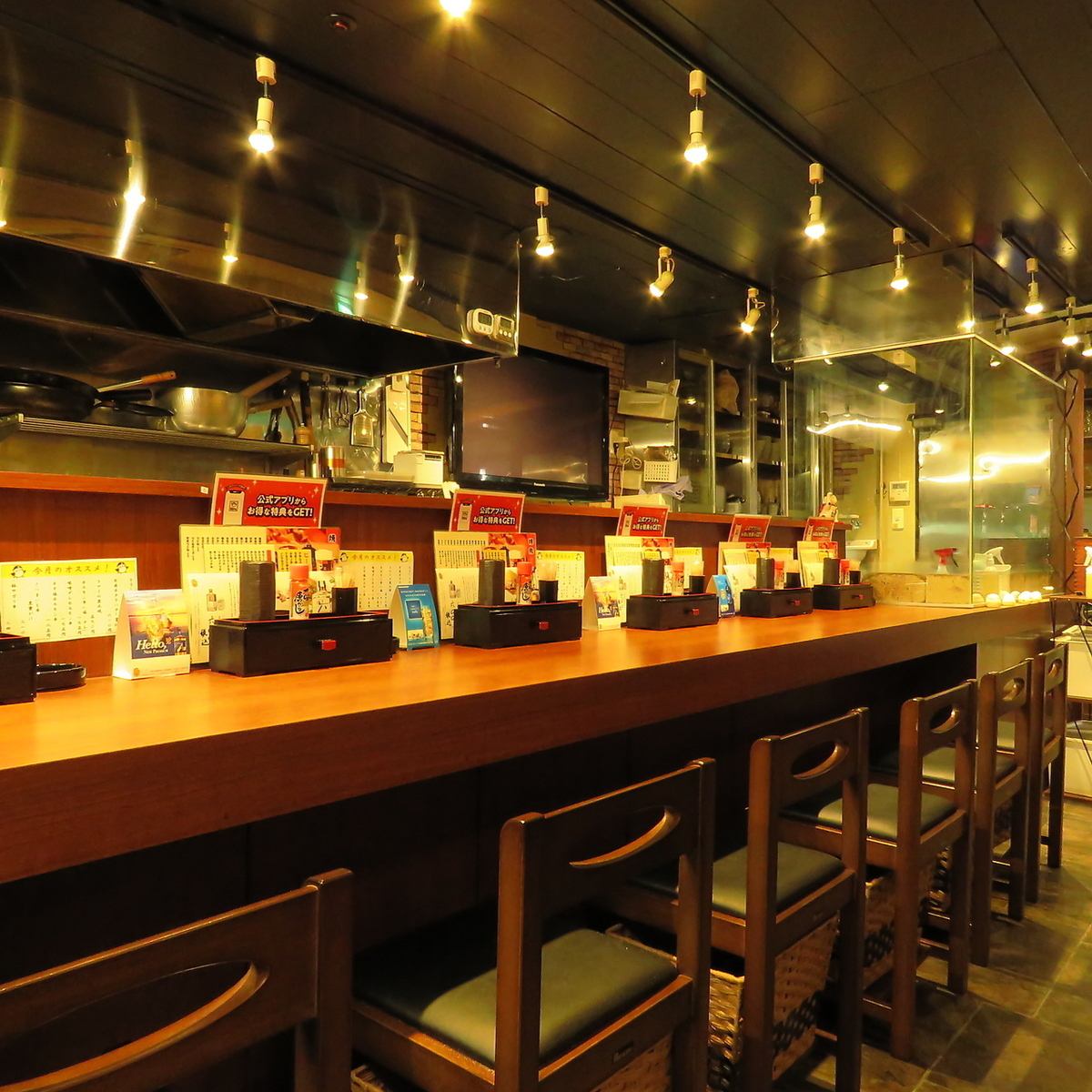 一人でも気軽に立ち寄れる 憩いの空間。深夜の3時まで営業!