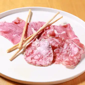햄과 살라미