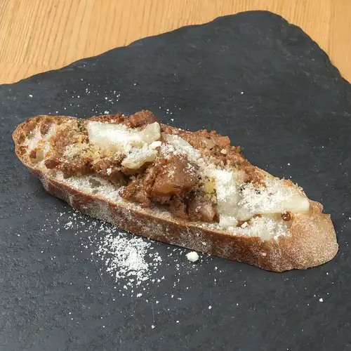 Crostini with beef tendon bolognese sauce