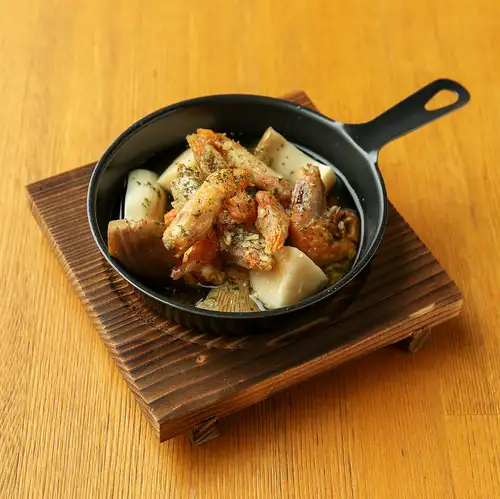 Ajillo with sweet shrimp and king oyster mushrooms