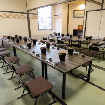 A digging kotatsu private room with a seating chair that can relax comfortably ♪ For various banquets!