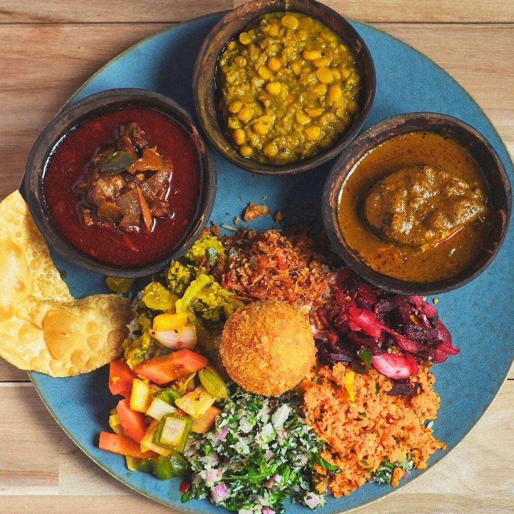 野菜もたっぷり摂れる、本格スリランカカレーをお試しください！