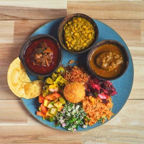 シェフのこだわり詰まる、現地のスパイスを使った本格スリランカカレーを満喫！