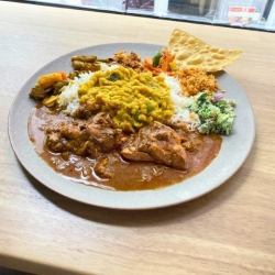 Chicken & bean curry plate