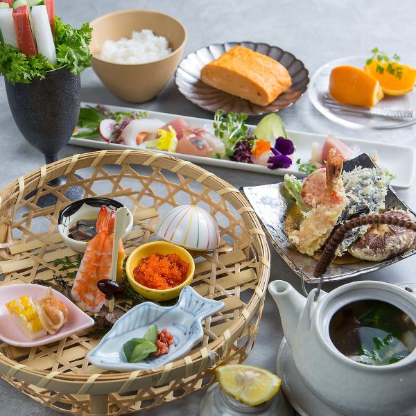 [推薦給想慢慢吃各種菜餚的人]成人女孩派對套餐<<共7種>>每人3,278日元（含稅）