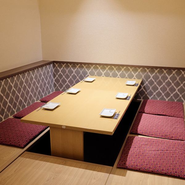 【全席完全個室】女子会・デート・接待・家族団らんなど様々なシーンに当店の暖かい雰囲気に包まれた個室席はいかがでしょうか♪今日は周りを気にせず飲みたい！というあなたにもオススメです☆子供と一緒にのんびり外食をしたい親御さんにも◎まったりのんびりできるプライベート空間はお酒も会話も盛り上がります☆