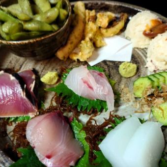 まずはこれ!ドリンク1杯付き!"店長おまかせ"おばんざいセット2200円(税込)