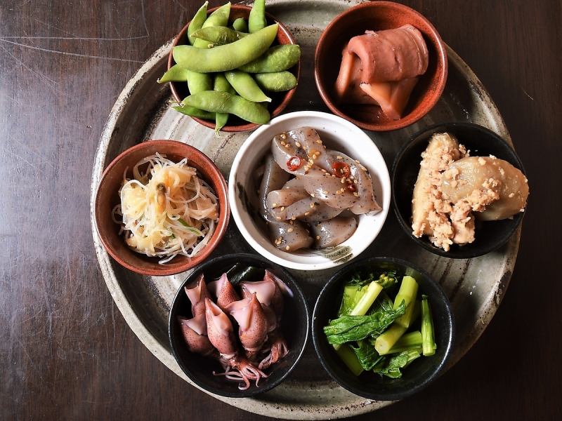 『お仕事終わりの少し贅沢』に大人気のちょい飲みセットや季節の逸品料理が魅力。