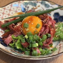 ・ローストビーフユッケ