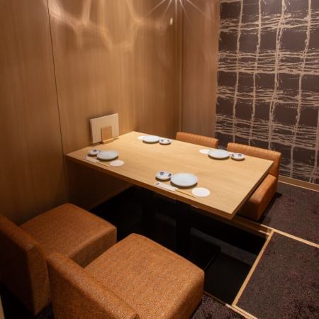 We also welcome small groups, such as girls' nights in Tokyo, group dates, and drinking parties with friends. ★ We have a variety of seating options available, so you can choose the one that best suits your needs! Our seats are completely private and in a high-quality space, so you can enjoy your meal or party without worrying about other customers.