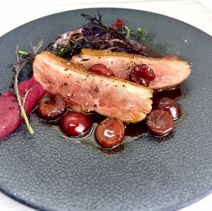 73.鴨胸肉のロースト ～チェリーソース～